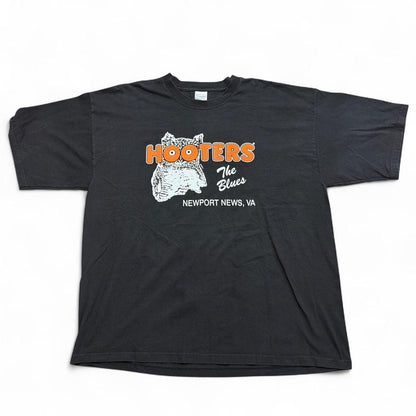 Hooters Vintage T-Shirt — front